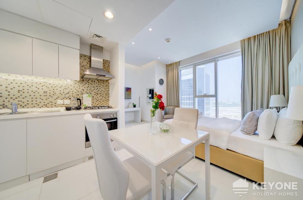 هتل کوزی استودیو آپارتمان ات د وگ - Cozy Studio Apartment at The Vogue