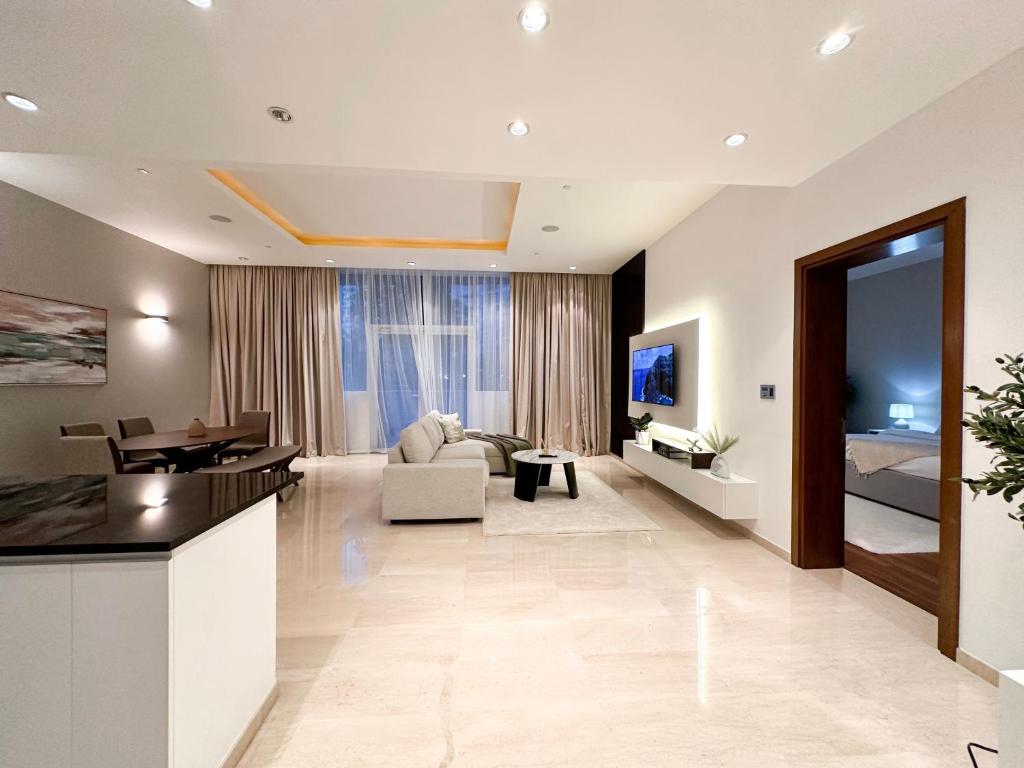 هتل آپگرایدد وان بی آر پارادایس وید پرایوت گاردن - اوشینا - Upgraded 1BR Paradise With Private Garden - Oceana
