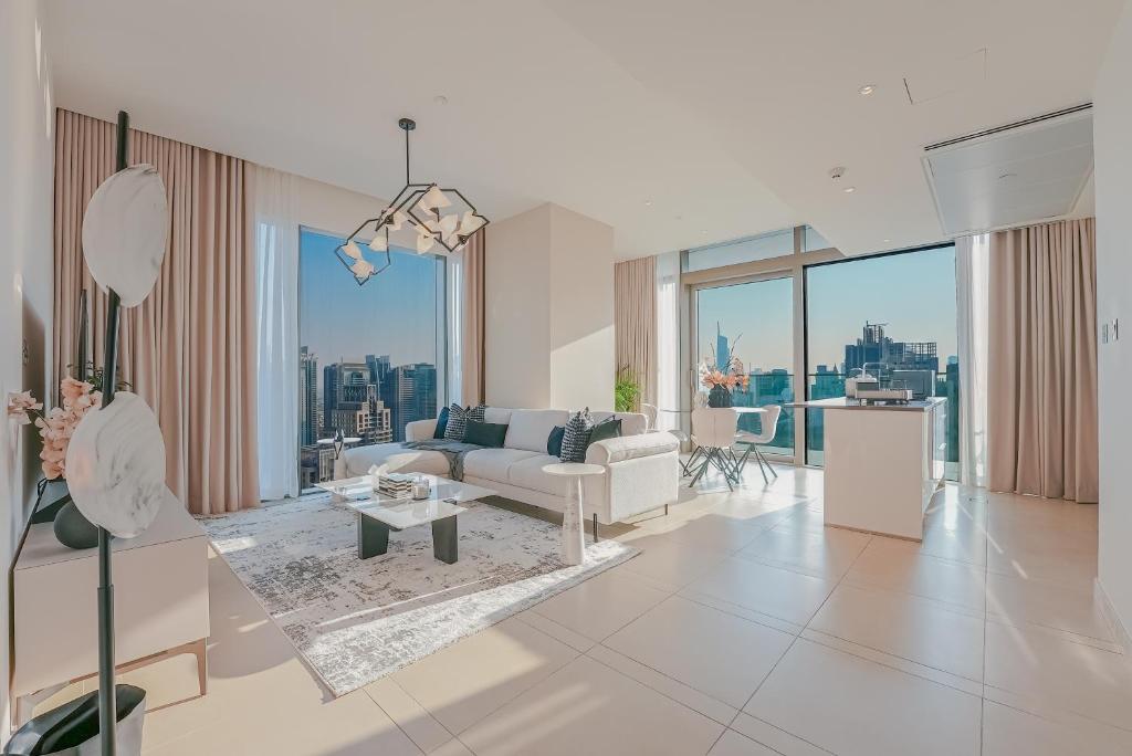 هتل لاکس لیوینگ: اسپیشس واترفرانت ۲ بی آر این مارینا گیت - Luxe Living: Spacious Waterfront 2BR in Marina Gate