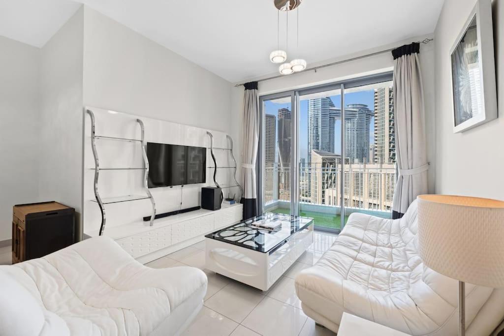 هتل استند پوینت لاکچری لیوینگ این داون تاون دبی - Stand Point Luxury living in Downtown Dubai