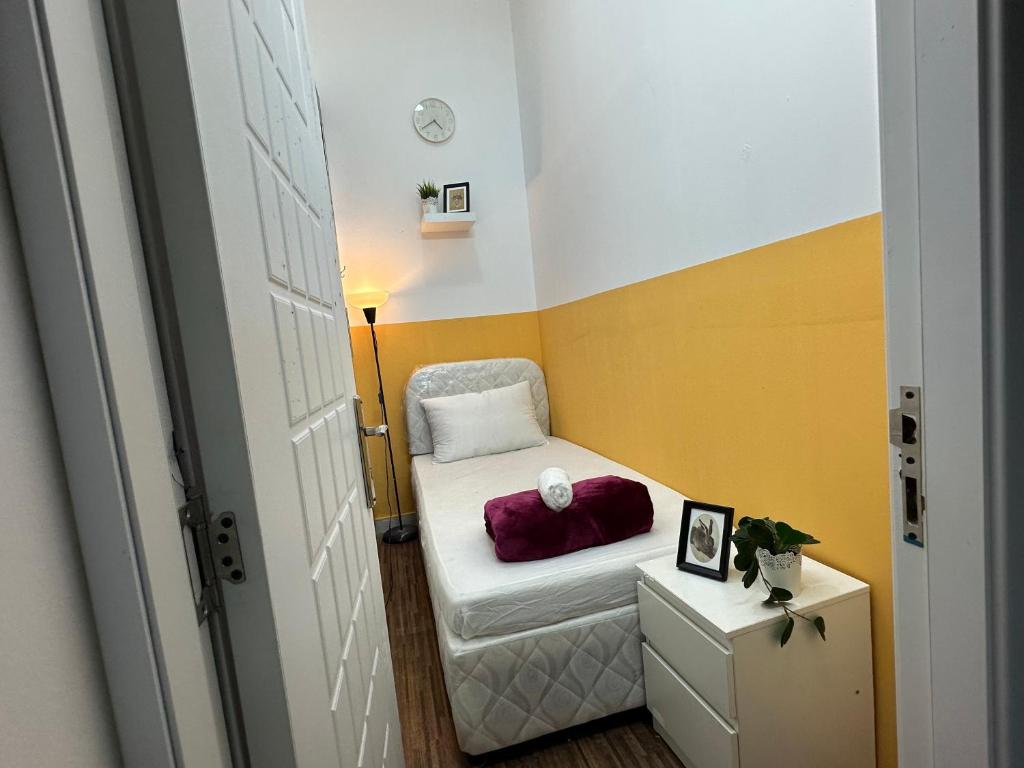 هتل واندرful پارتیشن روم این آل بارشا 1 نیار مترو - Wonderful Partition Room in Al Barsha 1 Near Metro