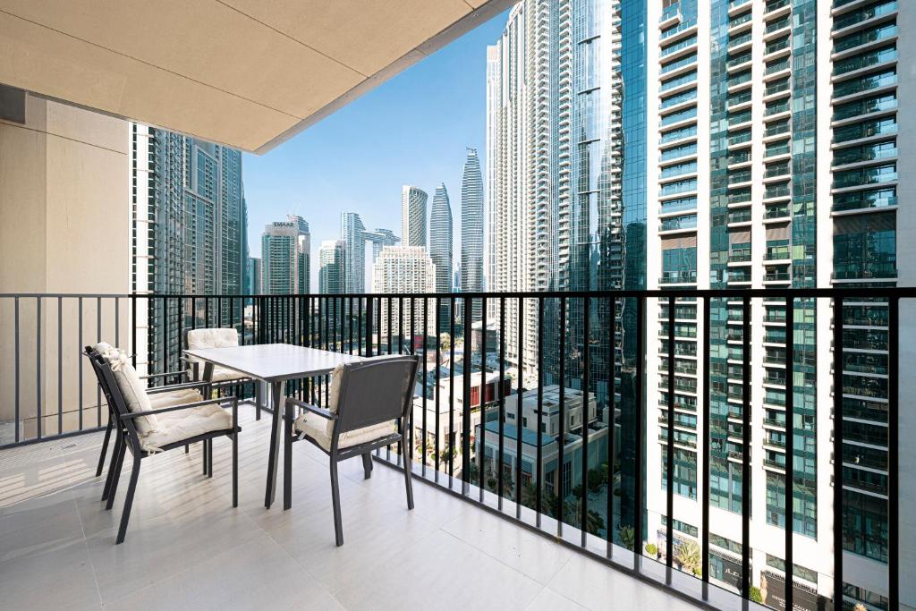 هتل مگنیفیسنت کازی 2 بی آر این داون تاون دبی - Magnificent Cozy 2BR in Downtown Dubai