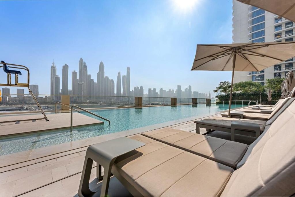 هتل سیلکهاوس بیچ وایبز، لوکجریوس مارینا ویستا 1 بی دی آر - Silkhaus Beach Vibes, Luxurious Marina Vista 1BDR
