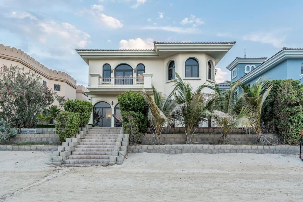 هتل لاکسوریس 6 بی آر بیچ ویلا آن پام؛ فمیلی آنلی - Luxurious 6 br Beach Villa on Palm; Family only