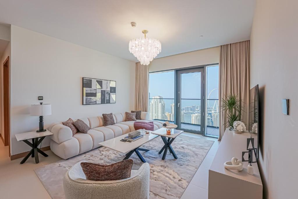 هتل نیو لاکس 3 بی آر این ویدا مارینا و/ براثکینگ ویوز - NEW Luxe 3BR in Vida Marina w/ Breathtaking Views