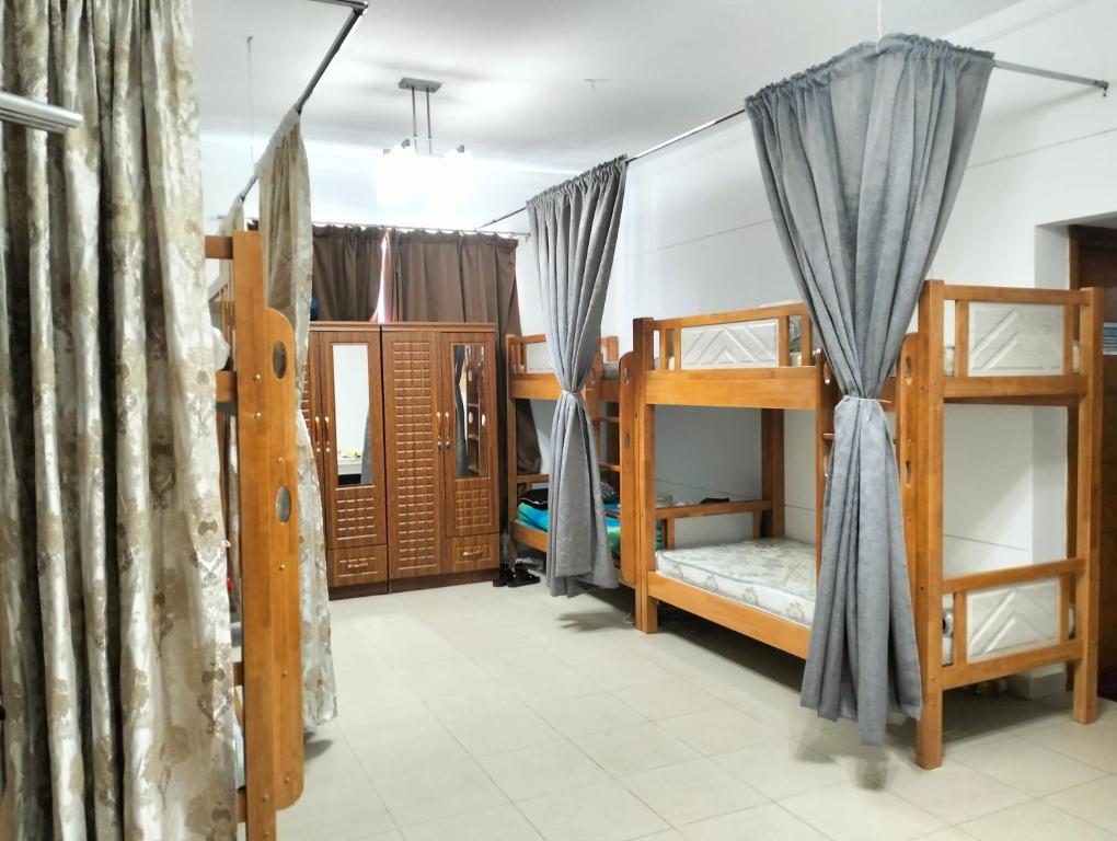 هتل اگزیکیوتیو بولوچرز هاستل - Executive Becholars Hostel