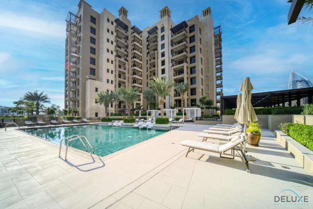 هتل لاش 1 بی آر ات آسا یل 3 مدینه جمیرا لیوینگ بای دلاکس هالیدی هومز - Lush 1BR at Asayel 3 Madinat Jumeirah Living by Deluxe Holiday Homes