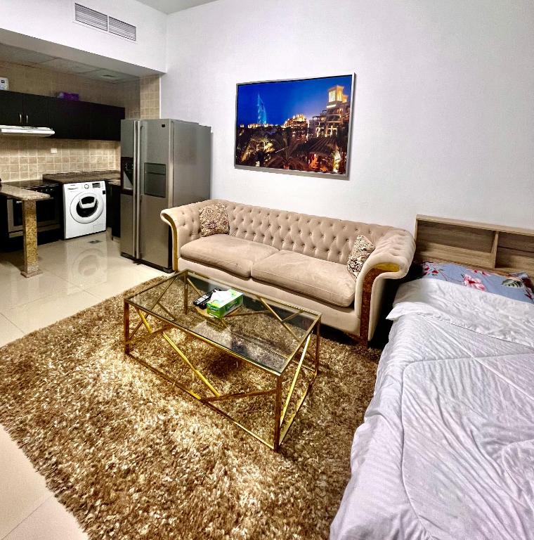 هتل فرنیشد استودیو آپارتمنت این مارینا - Furnished Studio Apartment in Marina