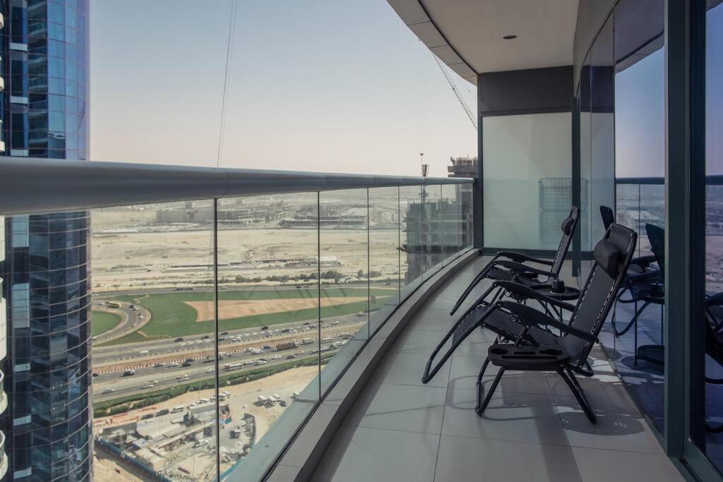 هتل استایلش 1بی‌آر در دماک بای پارامونت بیزنس بی - Stylish 1BR in Damac by Paramount Business Bay