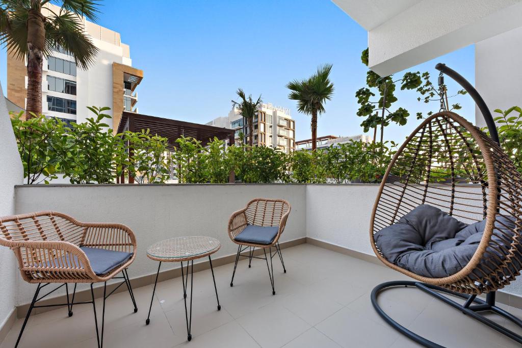 هتل وئل هوم - یور دبی گت اوی کُزی استودیو اَت آجیزی ریوا 4 - WelHome - Your Dubai Getaway Cozy Studio at Azizi Rivera 4