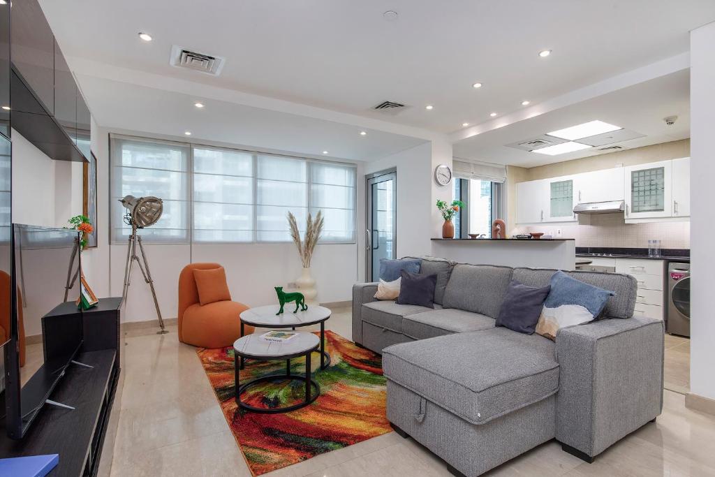 هتل سمارت 1 بی آر این جواهرز تاور - Smart 1BR in Jewels Tower