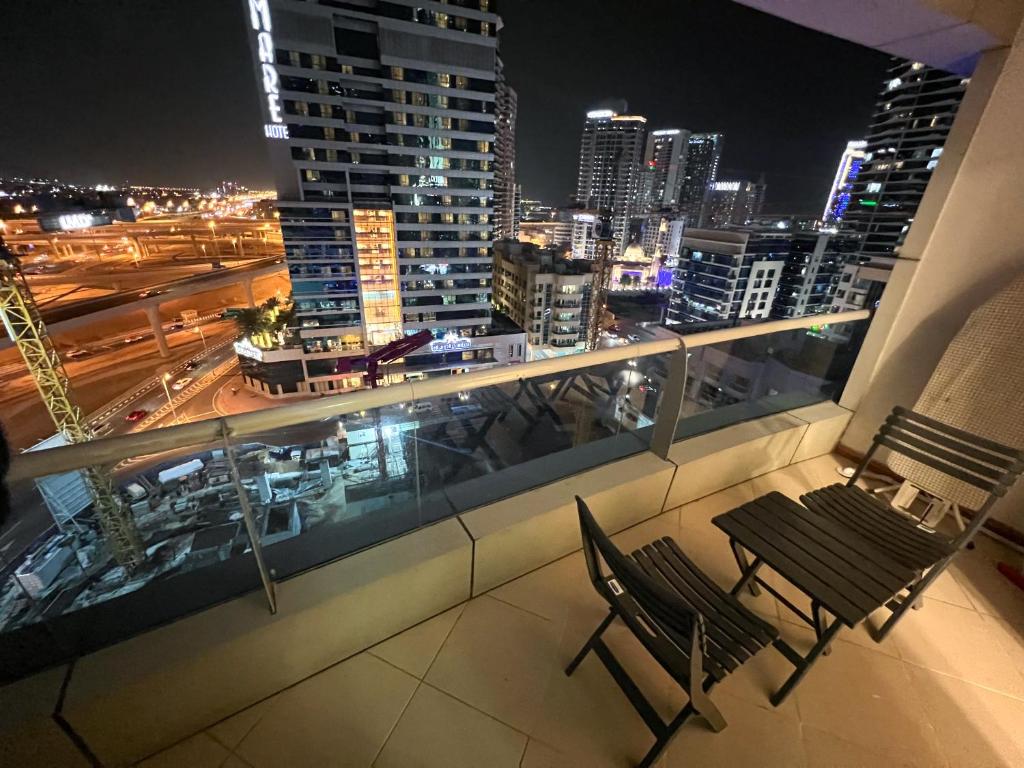 هتل کوزی وان بد آپت دی تو 1007 - Cozy One Bed Apt D2 1007