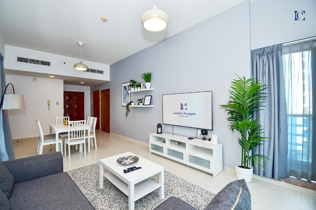 هتل استایلیش 1 بی‌ر آپارتمان - کلاوز تو مترو این دبی مارینا - کاسکید تاور - Stylish 1BR Apartment - Close to Metro in Dubai Marina - Cascade Tower