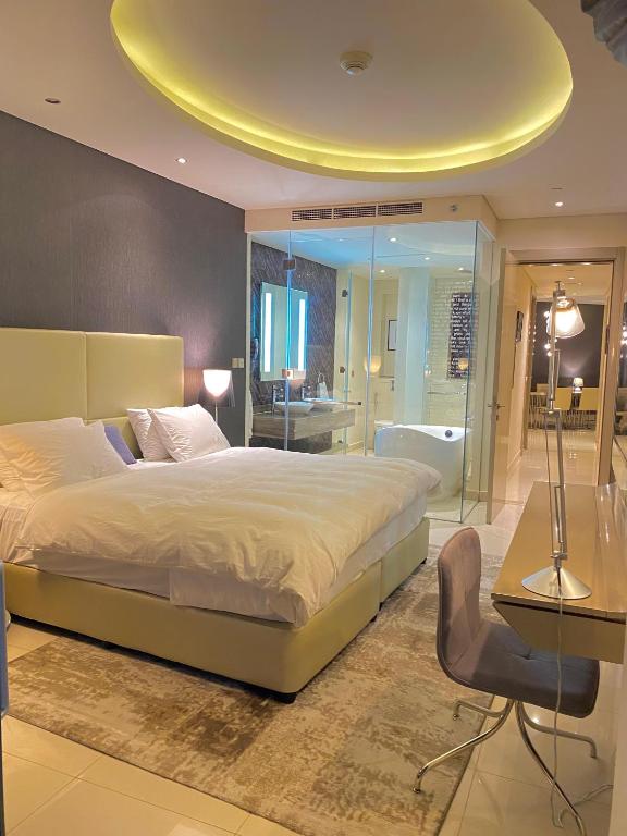 الیت لاکچری - 5 استار لیوینگ این پارامونت تاور هتلز اند ریزورتس - Elite Luxury - 5 Star Living in Paramount Tower Hotels & Resorts
