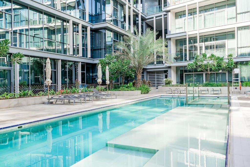 هتل های گوست - مگنیفی سنت آپت وید پانورامیک ویوز آل اَرانَد - HiGuests - Magnificent Apt with Panoramic Views All Around