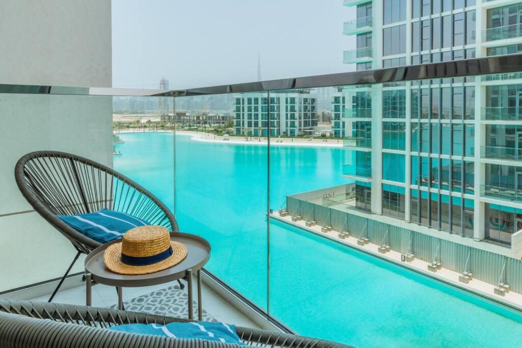 هتل های گستس - استپ اینتو هه ون این ذس لیکساید آپارتمنت - HiGuests - Step Into Heaven In This Lakeside Apartment