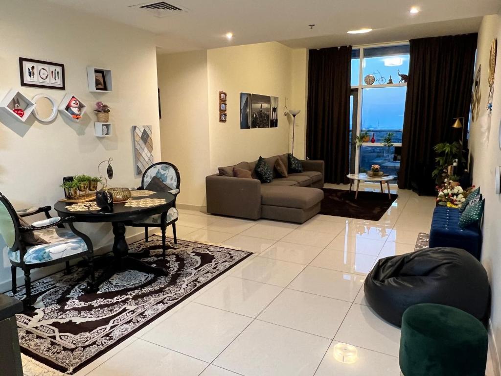 هتل لوکژوریس 2 بدرم دی تی آپارتمان - Luxurious 2 Bedroom DT Apartment