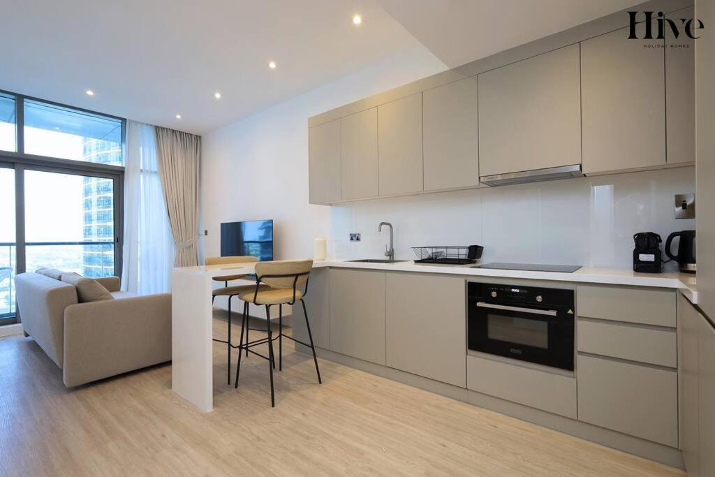 هتل سانینگ استودیو این جی ال تی - Stunning Studio in JLT
