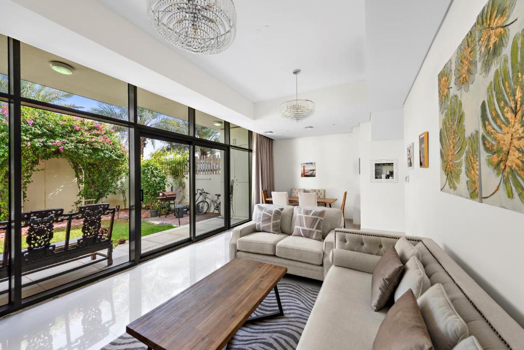 هتل اسپیشس 3 بی آر ویلا آمازونیا - Spacious 3BR Villa Amazonia