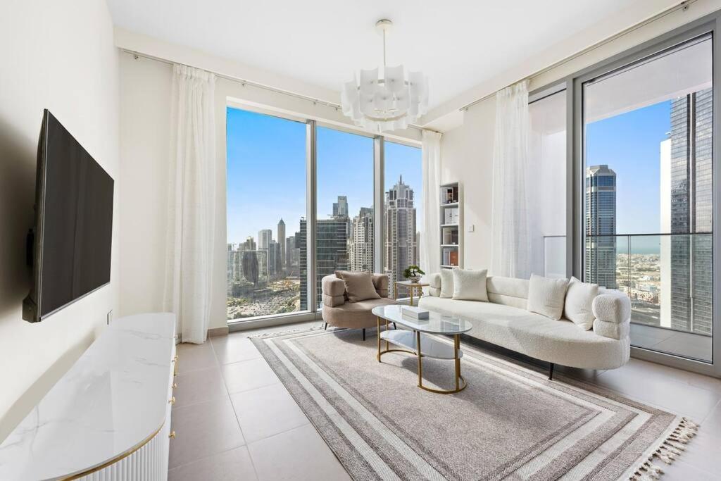 هتل لاویش فورت تاور 2 بی آر این د هارت آف داونتاون - Lavish Forte Tower 2BR in the Heart of Downtown