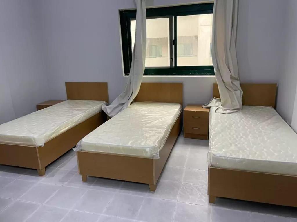 هتل بدسپییس اویبل شارجا Bedspce Available Sharjah