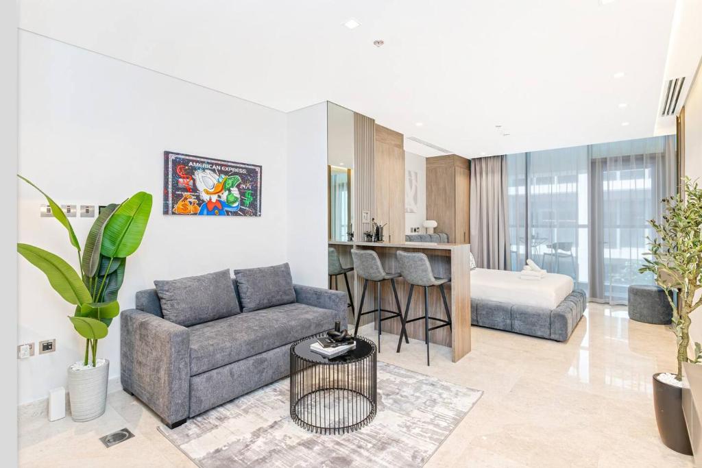 هتل اسپیشس استودیو واک تو دبی مال اند برج خلیفه! - Spacious Studio Walk To Dubai Mall & Burj Khalifa!