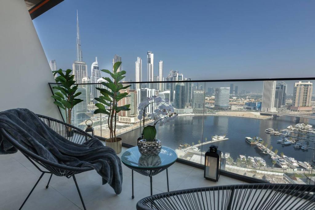 هتل ۱بدروم آپارتمان ویت برج خلیفه و کانال ویو - 1bedroom Apartment With Burj Khalifa & Canal View