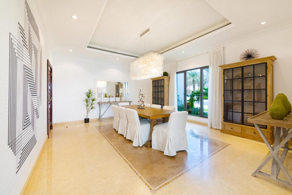 هتل فراند کی، بیچفرانت ویلا، پالم جمیرا - مینت استی Frond K, Beachfront Villa, Palm Jumeirah - Mint Stay