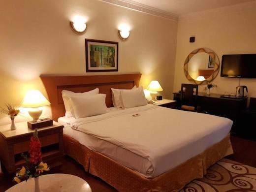 هتل فرنیشد دلاکس پرایوت استودیو آپارتمانز نیئر یونیون مترو استیشن Furnished Deluxe Private Studio Apartments near Union Metro Station