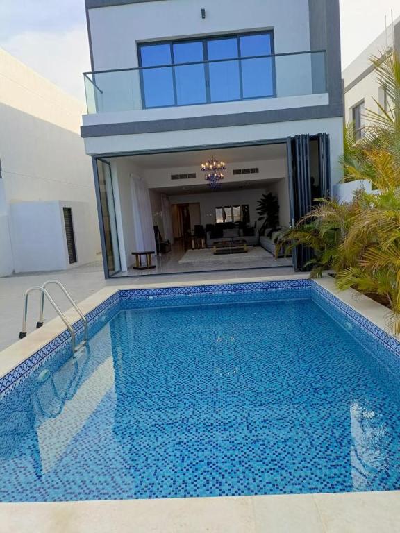 هتل اوشن فرانت ویلا 5 بی اچ کی با پرایوت پول اند سی ویو Oceanfront Villa 5BHK with private pool and seaview