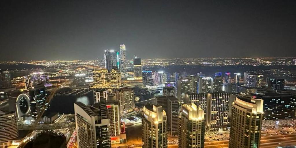 هتل لاکسوریس اند استایلیش وان بیدروم ات داون تاون دبئی - Luxurious & Stylish1Bedroom at Downtown Dubai