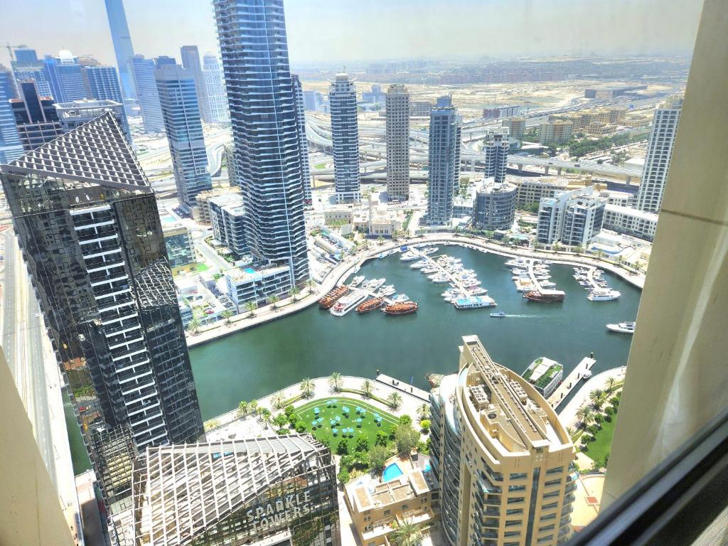 هتل مارینا ویو لاکچری آپارتمان - Marina View Luxury Apartment