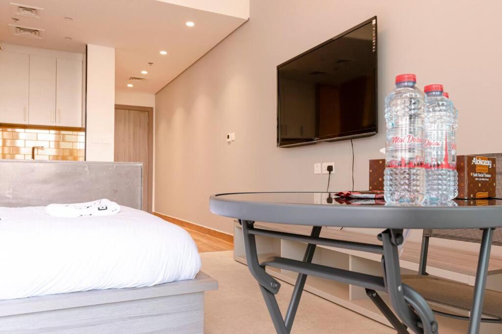 هتل کامپکت استودیو این دوبی لند وی تاور - ایزی‌ترک وکیشن هومز - Compact Studio in Dubailand V Tower - Ezytrac Vacation Homes