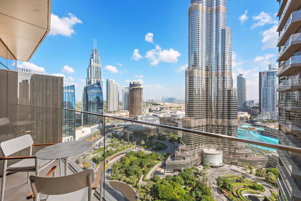 هتل استون تری - لوکسوریس 3 بی آر وید برج خلیفه ویو - StoneTree - Luxurious 3 BR with Burj Khalifa View