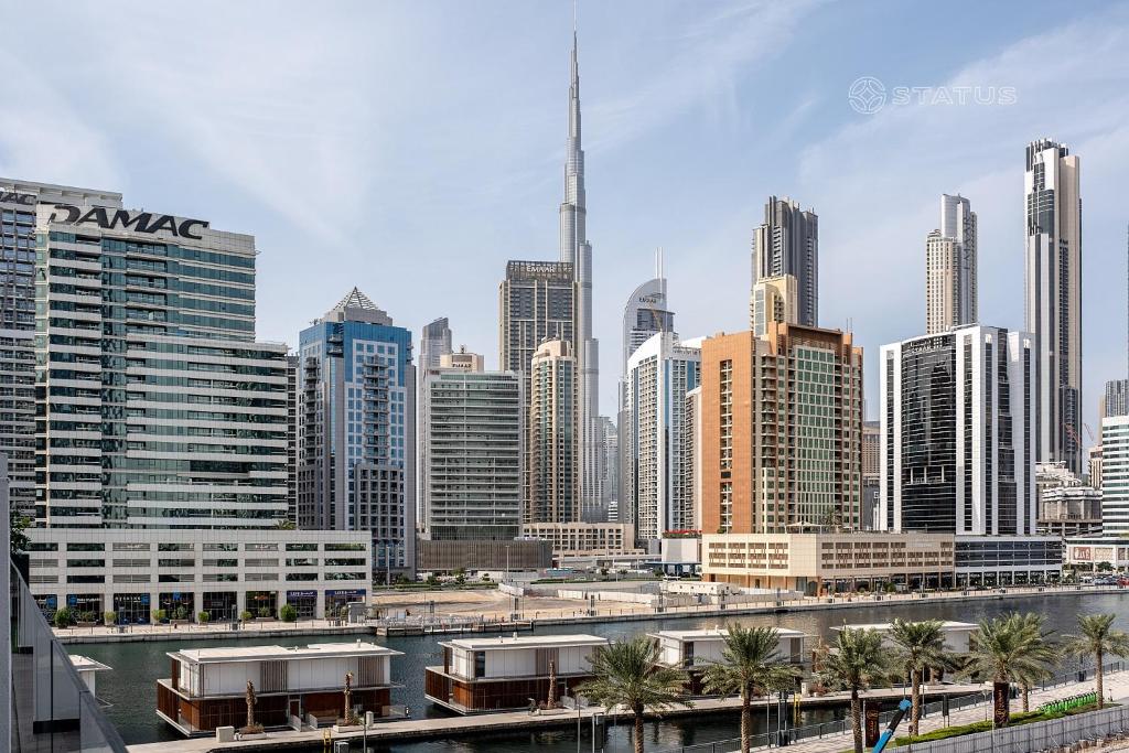 هتل دو بی آر-دی چهار-۱۵ ان اس شیک بیزنس بی آپت - 2BR-D4-15NS Chic Business Bay Apt