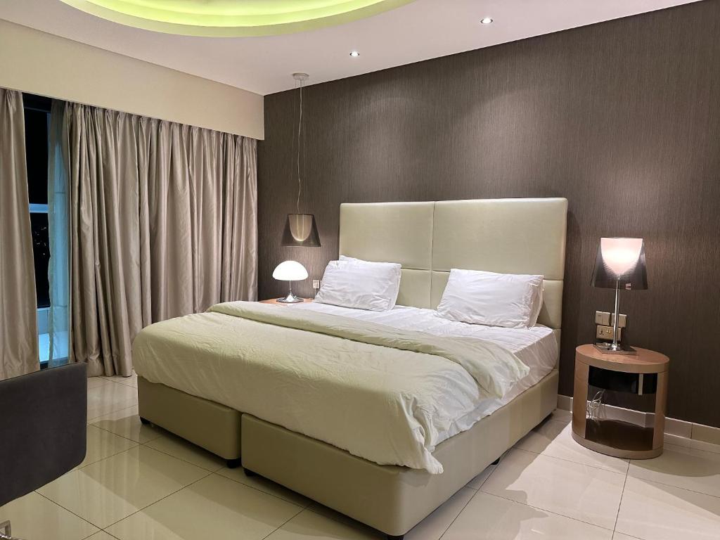 هتل ۳۴۰۲ -دامک تاورز بای پارامونت تاور A - 3402 - Damac Towers By Paramount Tower A