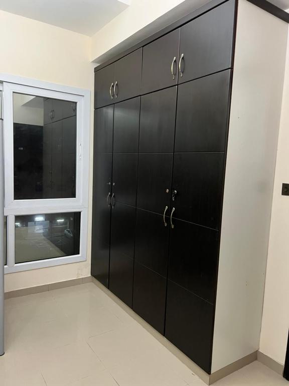 هتل سکای این هاستل فور میلز - Sky Inn Hostel For Males