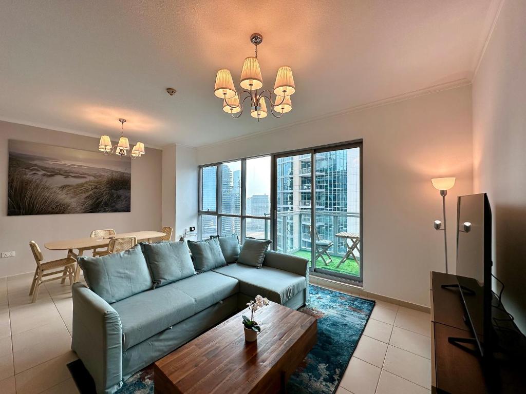 هتل لاکس بن بی I د رزییدنسز I اسکای لاین ویوز - Lux BnB I The Residences I Sky Line Views