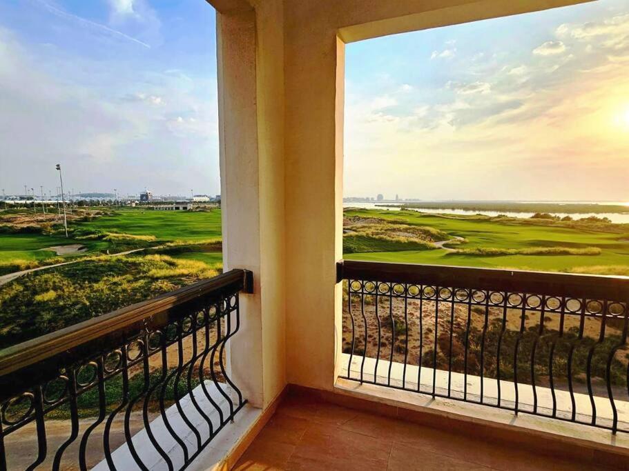 هتل مدوز لیوینگ - 4بی آر آپارتمان آن یاس لینک ز گلف کورس - Meadows Living - 4BR Apartment on Yas Links Golf Course
