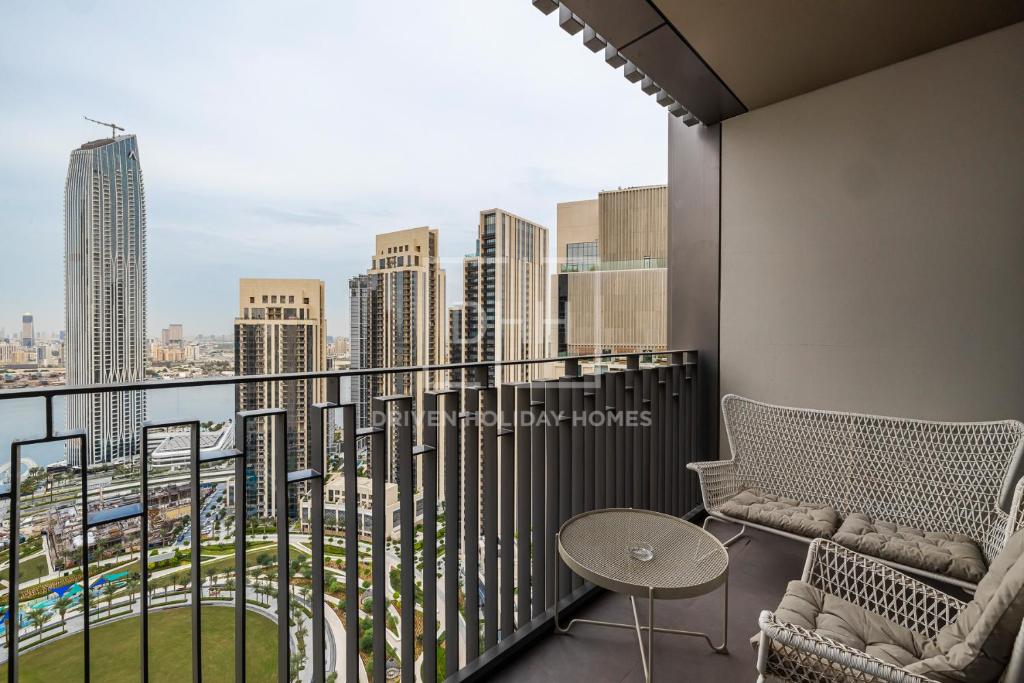 هتل مدرن لیوینگ 1 بدروم فمیلی سوئیت، کرییک هاربر - Modern Living 1 Bedroom Family Suite, Creek Harbour