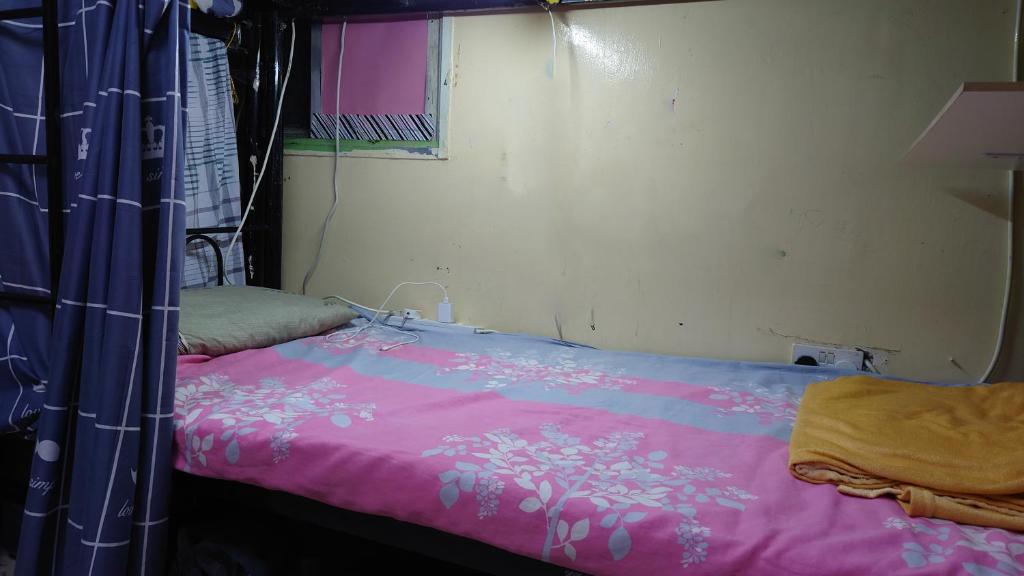 هتل وایت مان منز هاستل - White Moon Men's Hostel