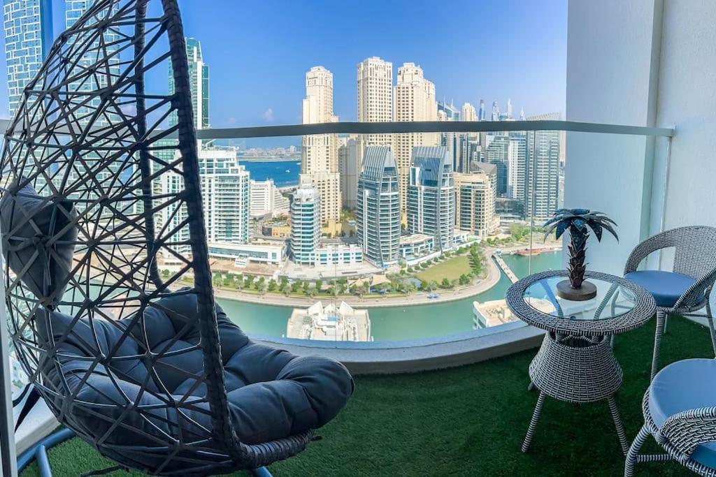 هتل نیو لاکچری آپت وید استانینگ مارینا اند سی ویوز - *NEW Luxury Apt with stunning Marina & Sea views