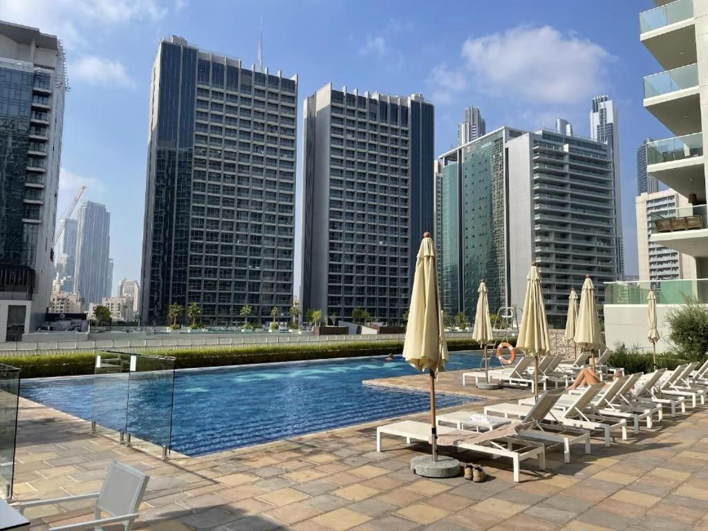 هتل رووا رزی‌دنس بیلدینگ، استپ اوی فروم دبی مال - Reva Residence Building, Step away from Dubai mall