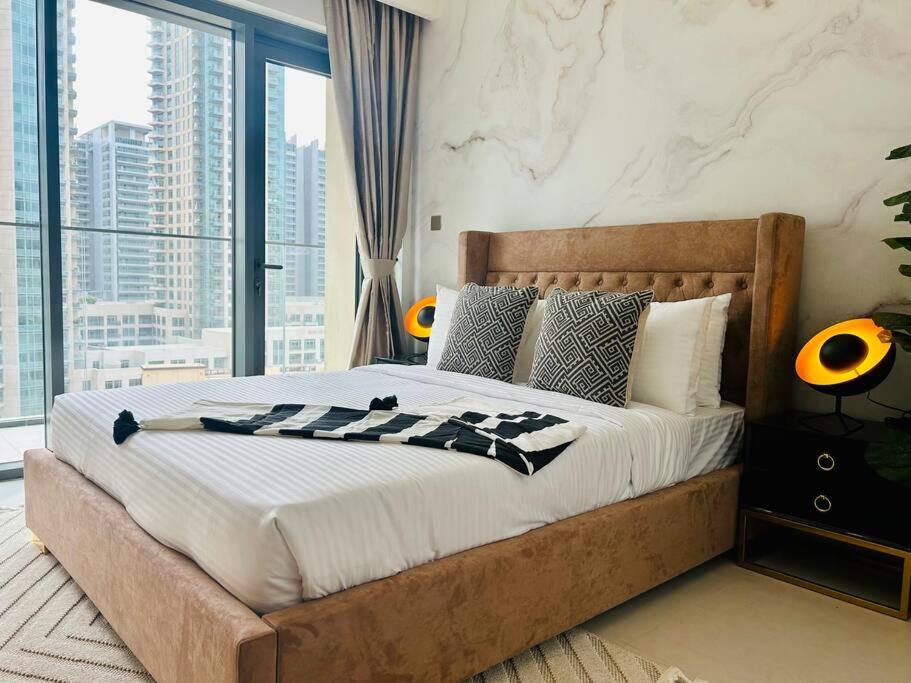 هتل لاکس فرنی شِد 1 بی آر ، واک تو دبی مال ، داون تاون - Lux Furnished 1 BR ,Walk to Dxb Mall , Downtown
