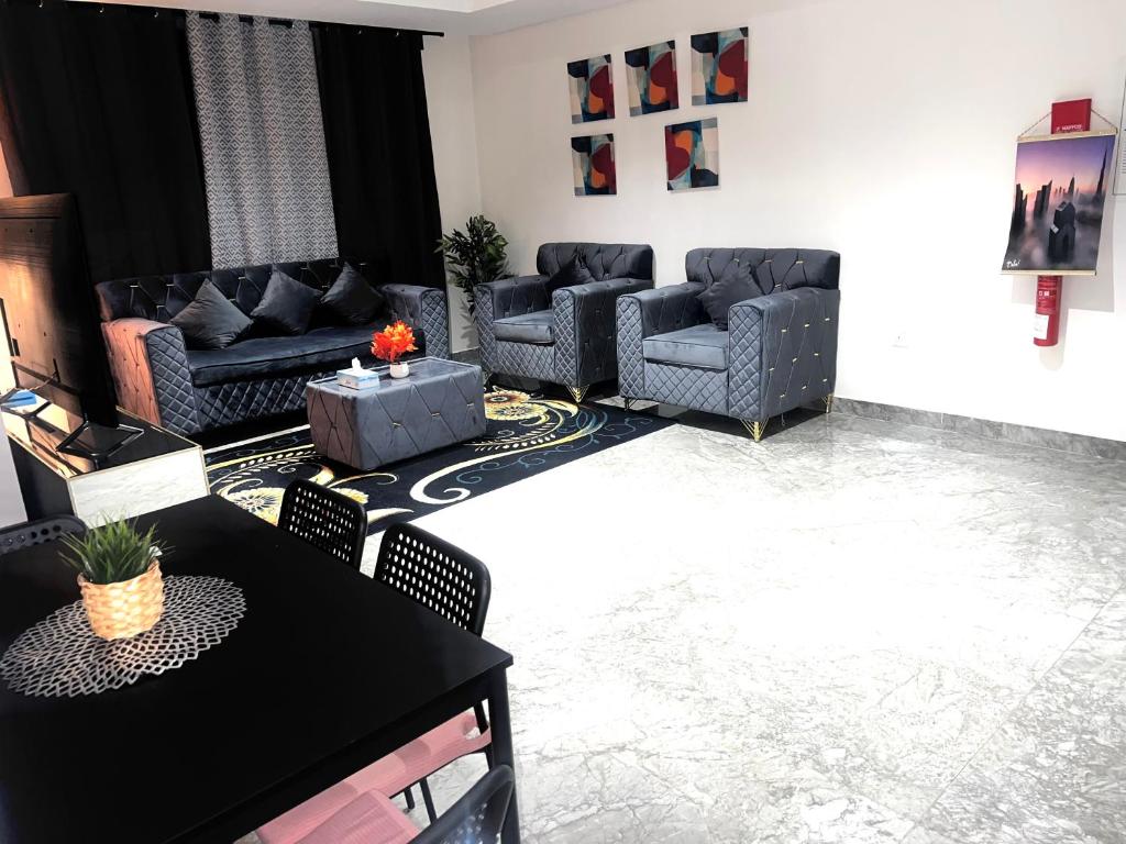 هتل لاکسوریس 2 بت‌رووم آپارتمان در ترید سنتر - Luxurious 2 bedroom Apartment in Trade Center