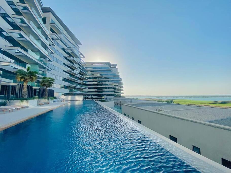 هتل فرنیشد اند سرویسد استودیو - Furnished & Serviced Studio