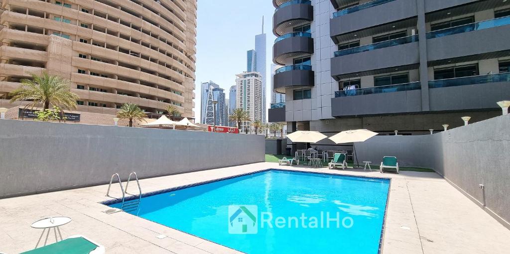 هتل کامفی استودیو و بالکنی اند نایس دیزاین این مارینا - Comfy Studio w/ Balcony & Nice Design in Marina