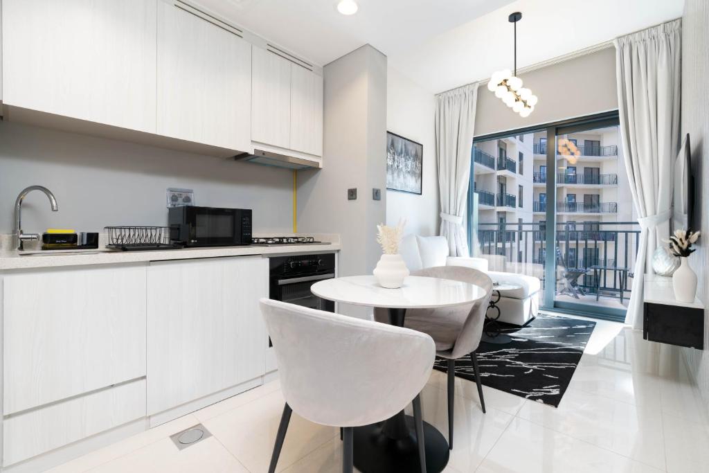 هتل استایلیش آپارتمان - Stylish Apartment