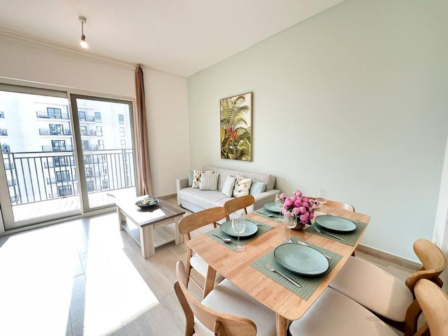 هتل مینیمال 2بی آر واترایج جیم اند پول-5مین توایرپورت710 - Minimal 2BR WaterEdge Gym & Pool-5minstoAirport710