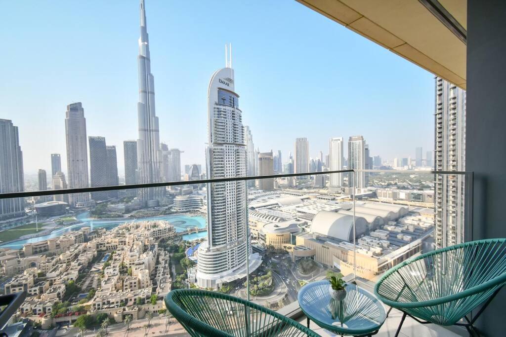 هتل سینماتیک اند شیک برج خلیفه اند فونتین ویو 2BR اپت - cinematic&Chic Burj Khalifa &Fountain View 2BR APT